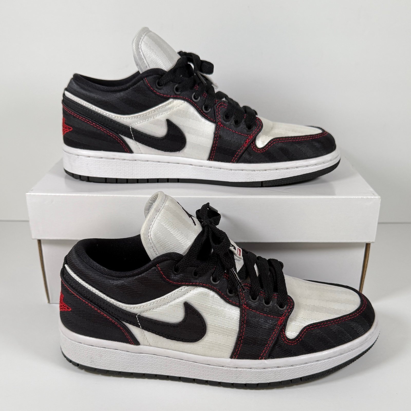 Air Jordan 1 Low SE Women's Shoes Size W 7.5 Black/ White/Red DD9337-106