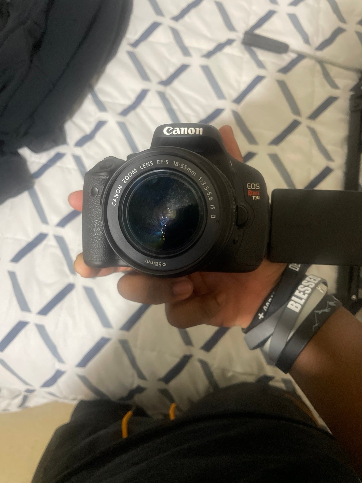Canon eos rebel t3i digital camera(with tripod stand)