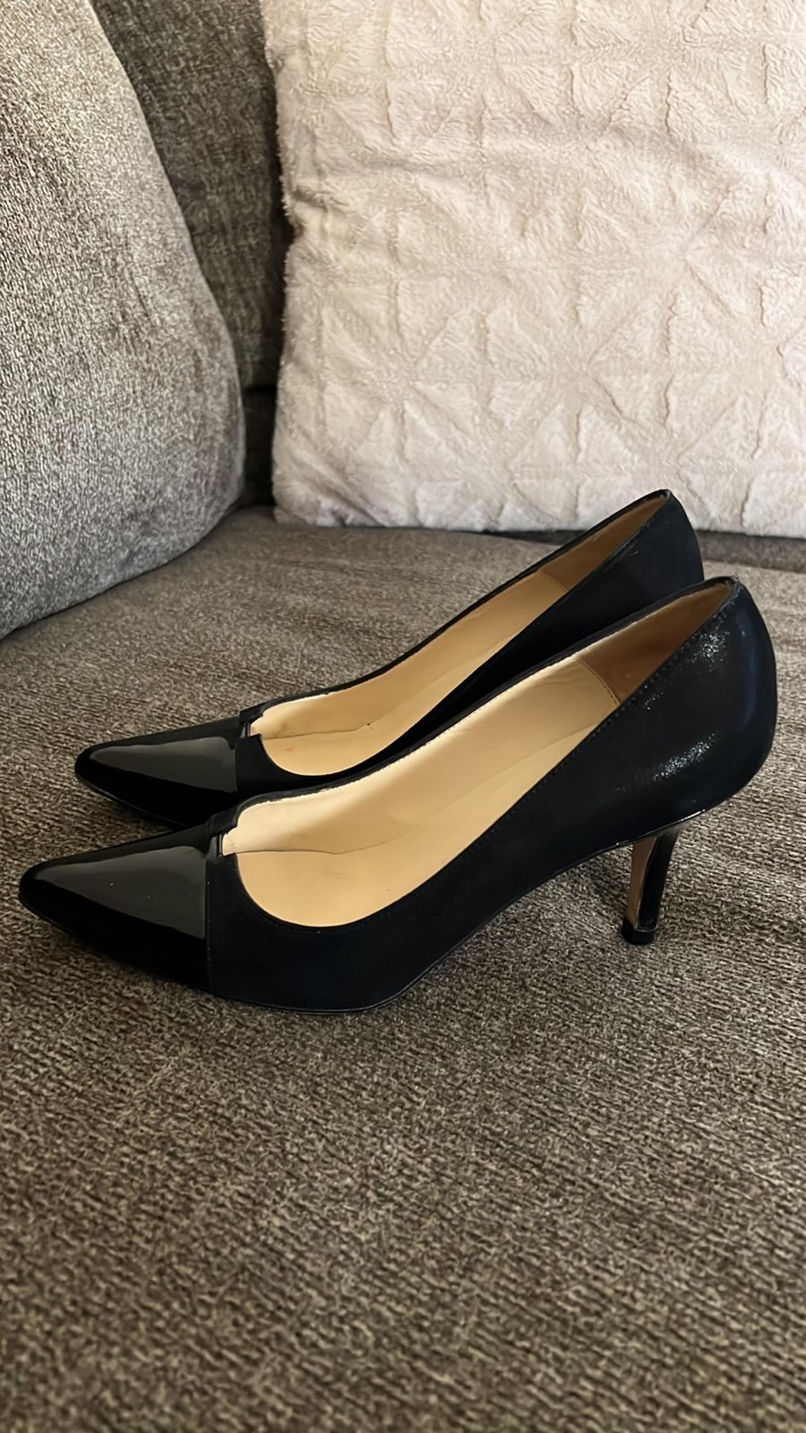 Jon Josef black suede leather Pump Patent leather Toe and heel Size 6
