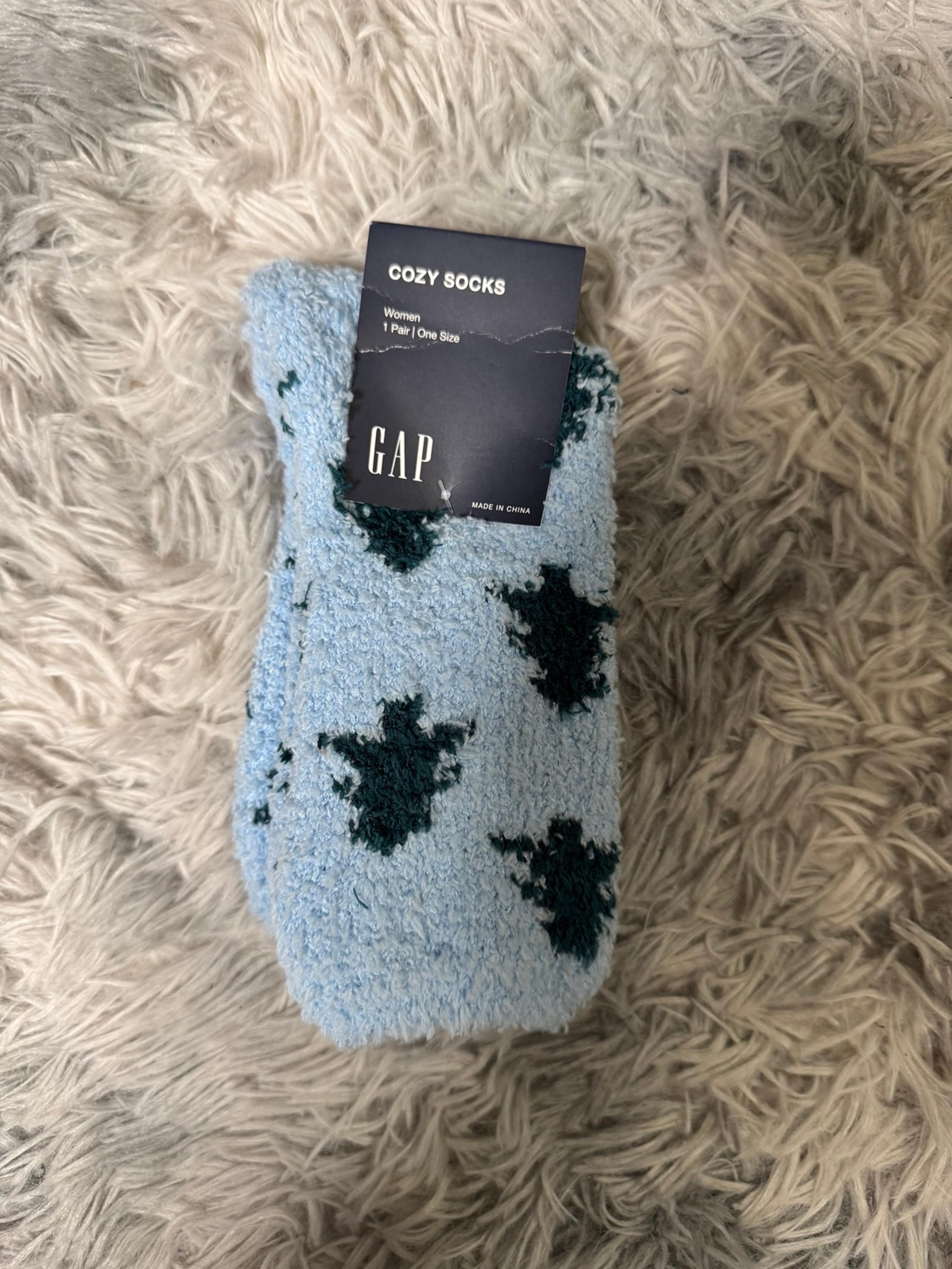 Fuzzy socks NWT