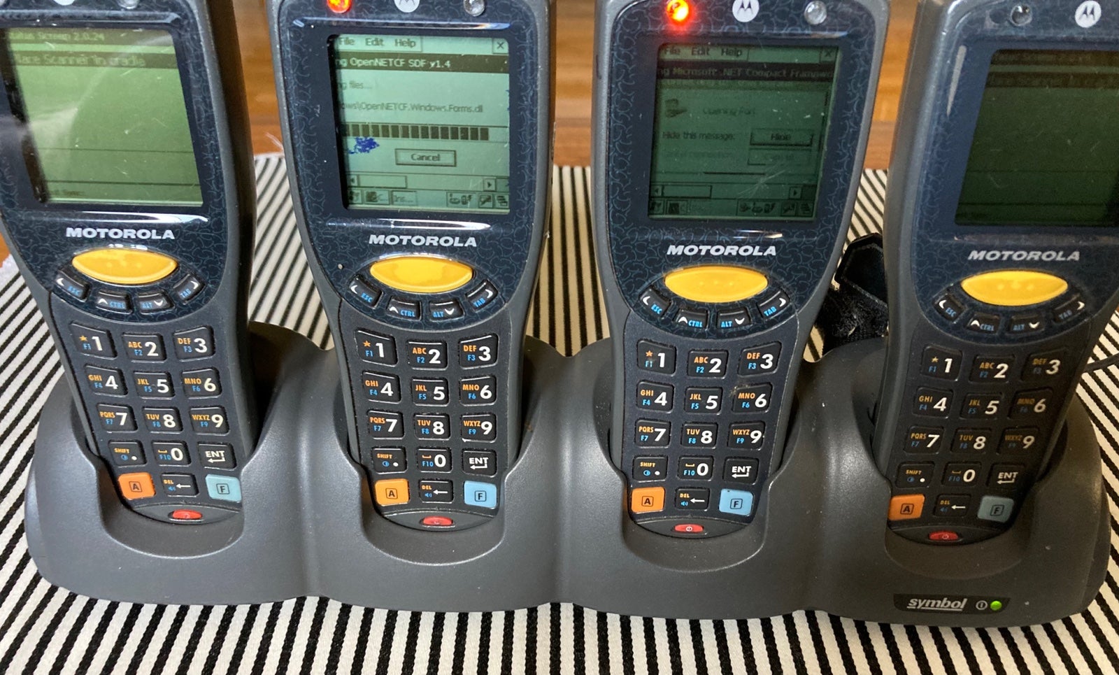 Lot of 4 Motorola Symbol MC1000 Barcode Scanner w/Charging Dock *POWERS ON*