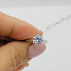 ❤️ 14k solid gold women’s ring White CZ size 7.5 ❤️ Fine jewelry ❤️ engagement