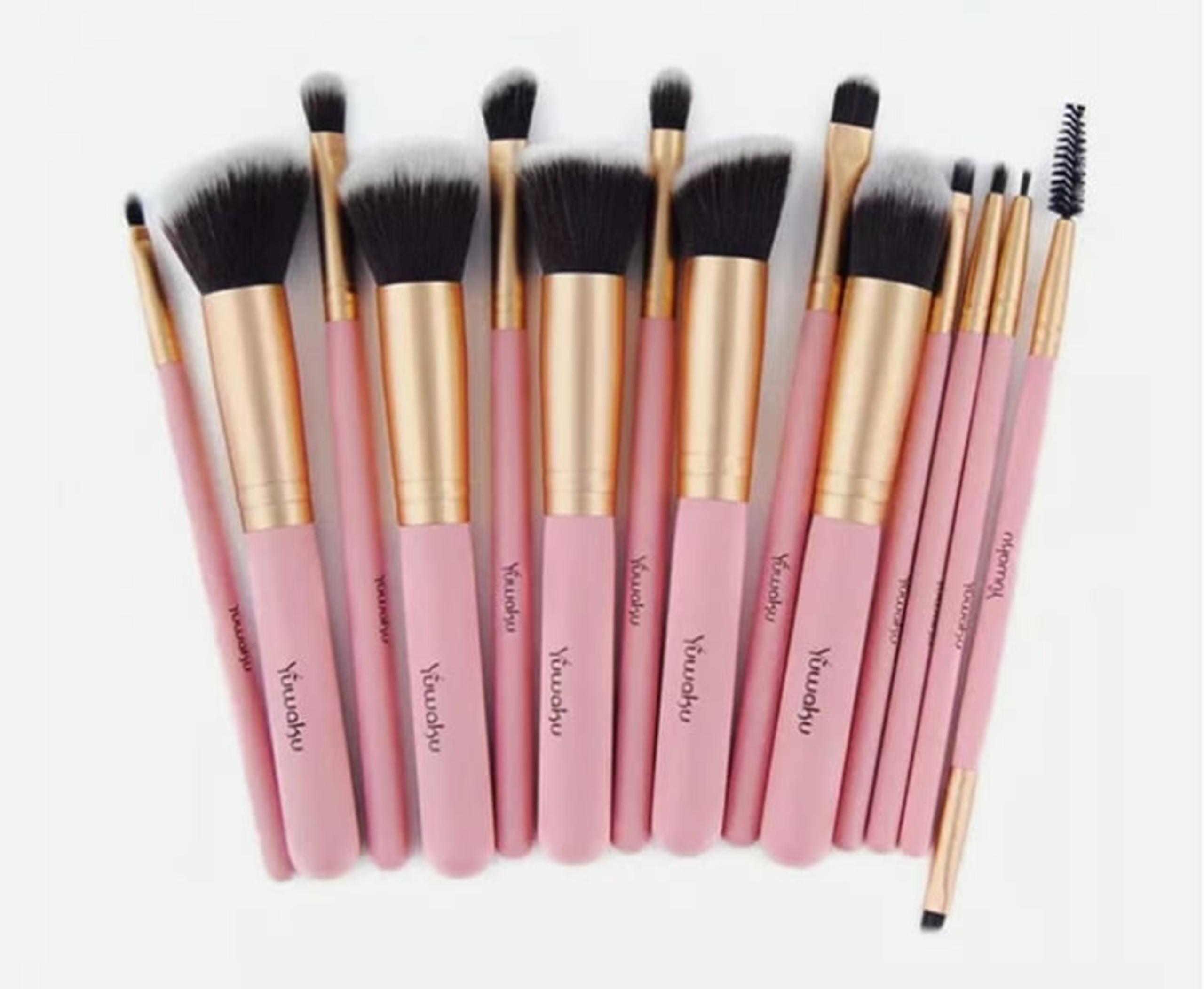 Irresistibly Soft Plush Makeup Brush Set