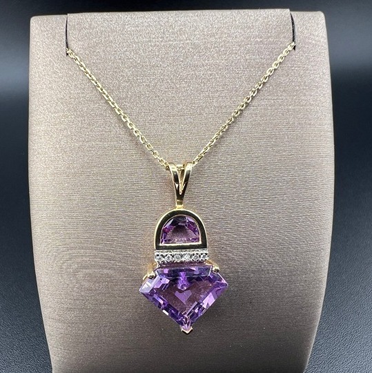 ESTATE 14K YG YELLOW GOLD AMETHYST & DIAMOND PENDANT CHAIN NECKLACE 18