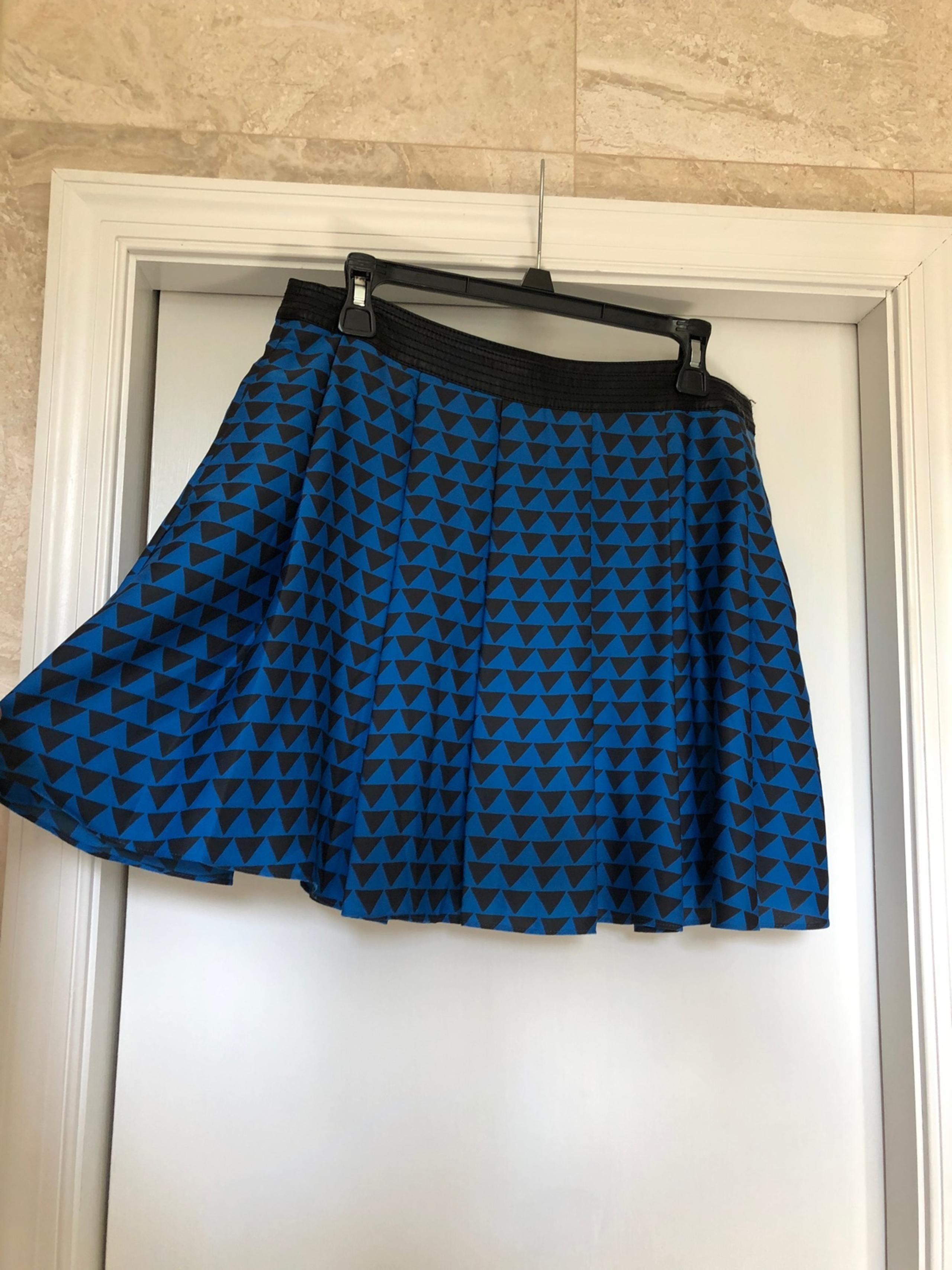 Armani Exchange pleaded mini skirt blue black geometrical pattern size 6 EUG