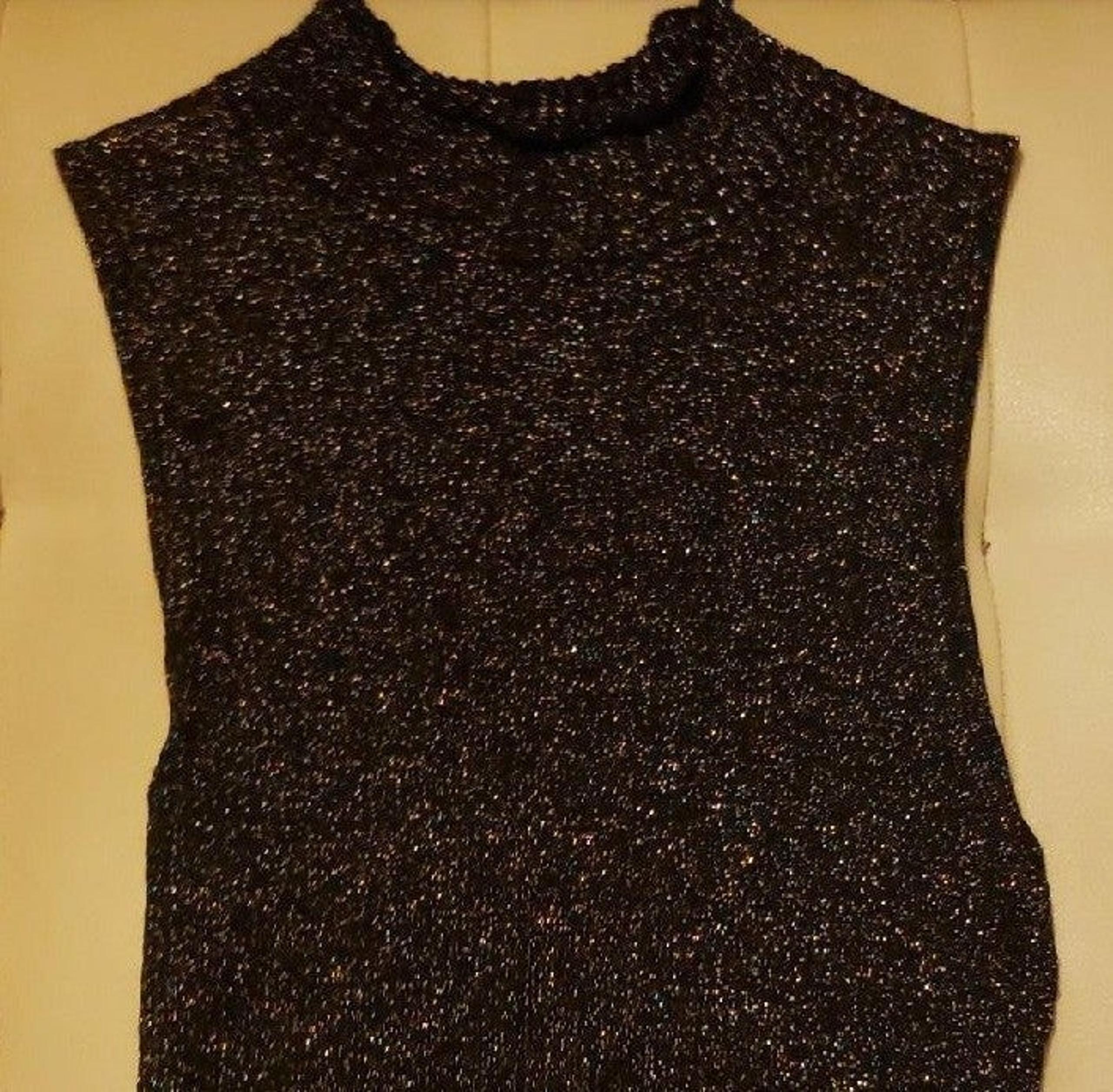 *GUESS * GLITTER SWEATER TANK TOP