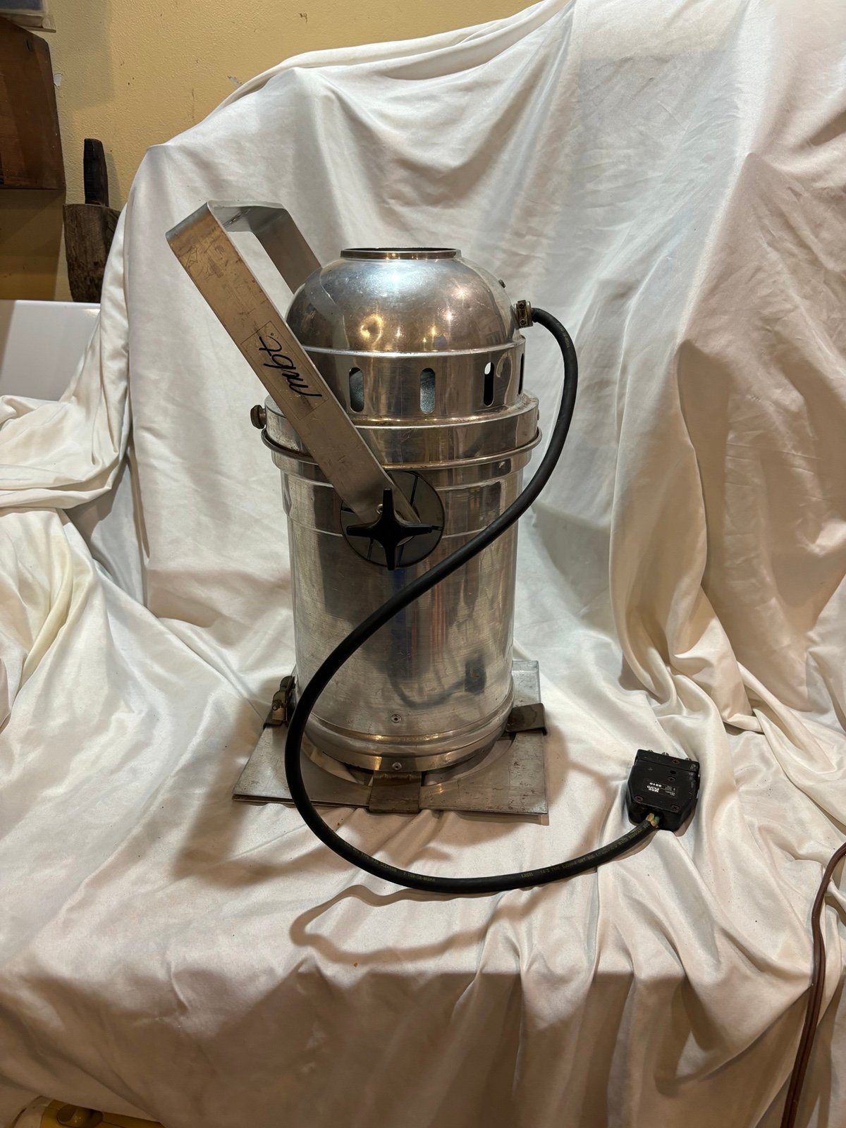 Theater/Stage aluminum Can Light with bulb 14” tall