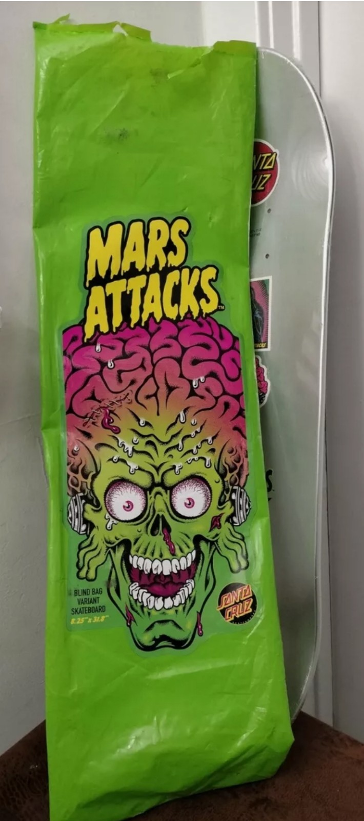-New- original Packaging Santa Cruz Topps Sk8rd Mars Attacks deck