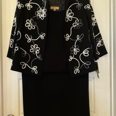 Women’s Dress Suit (Size 14)
