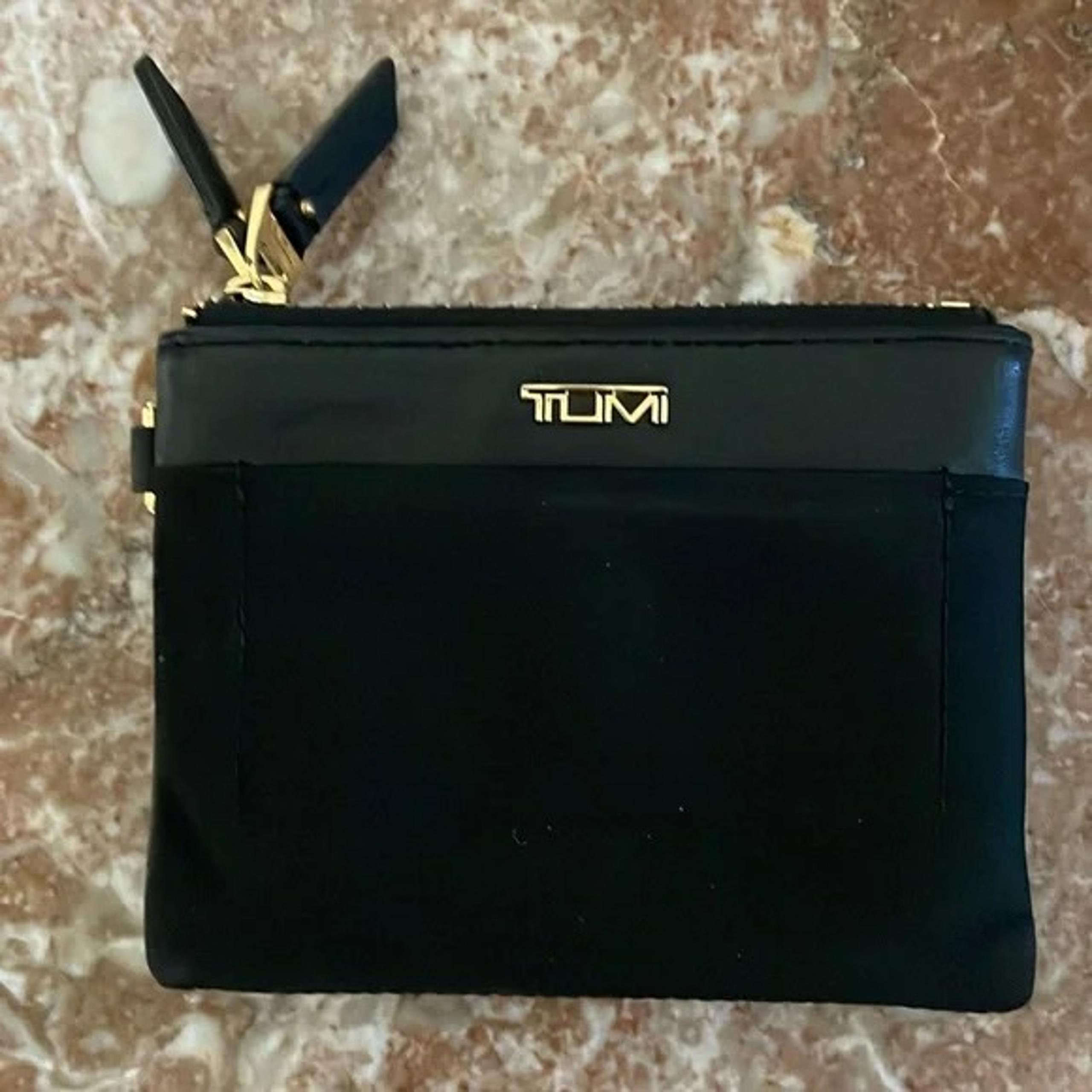 Gently Used TUMI Womens Voyageur Double Zip Wallet