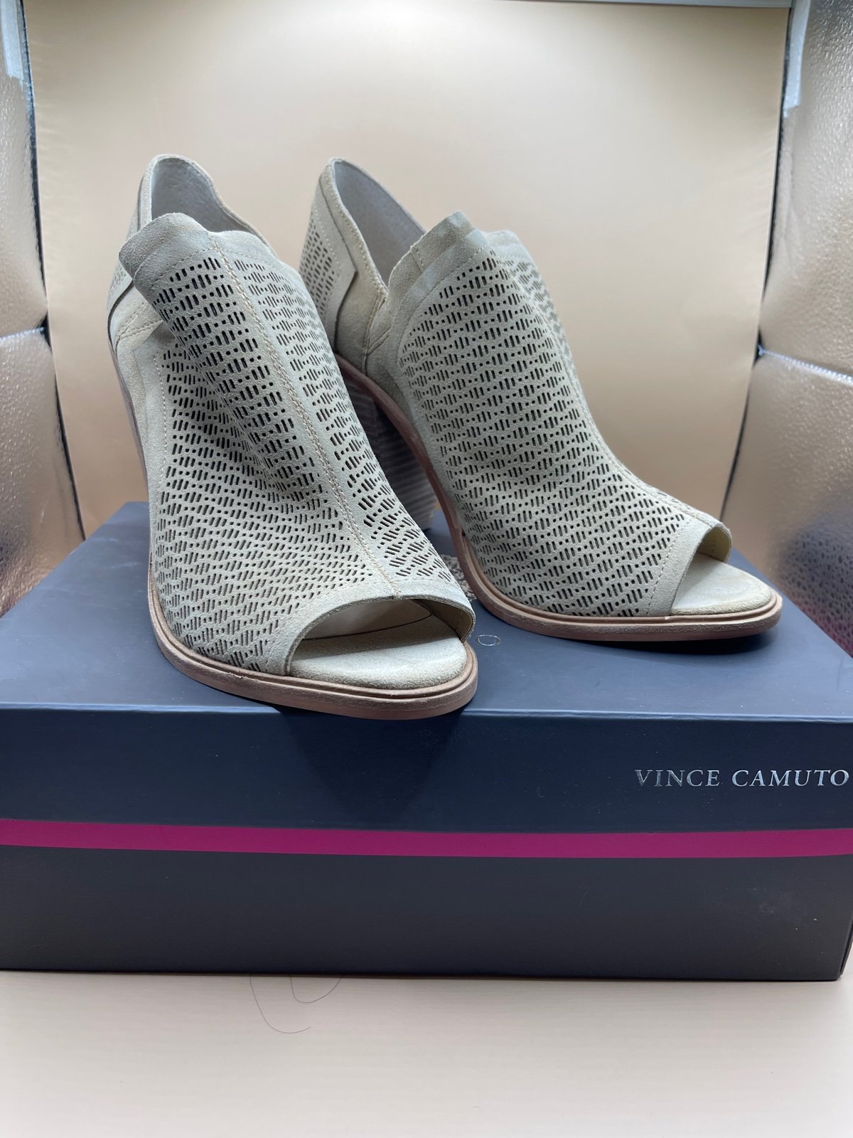Vince Camuto shoes, Beige, size 9.5, 4 inch heels