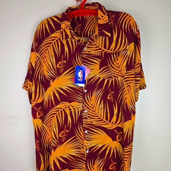 NBA Cleveland Cavaliers Men's Button Up Hawaiian Shirt Size XL NWT