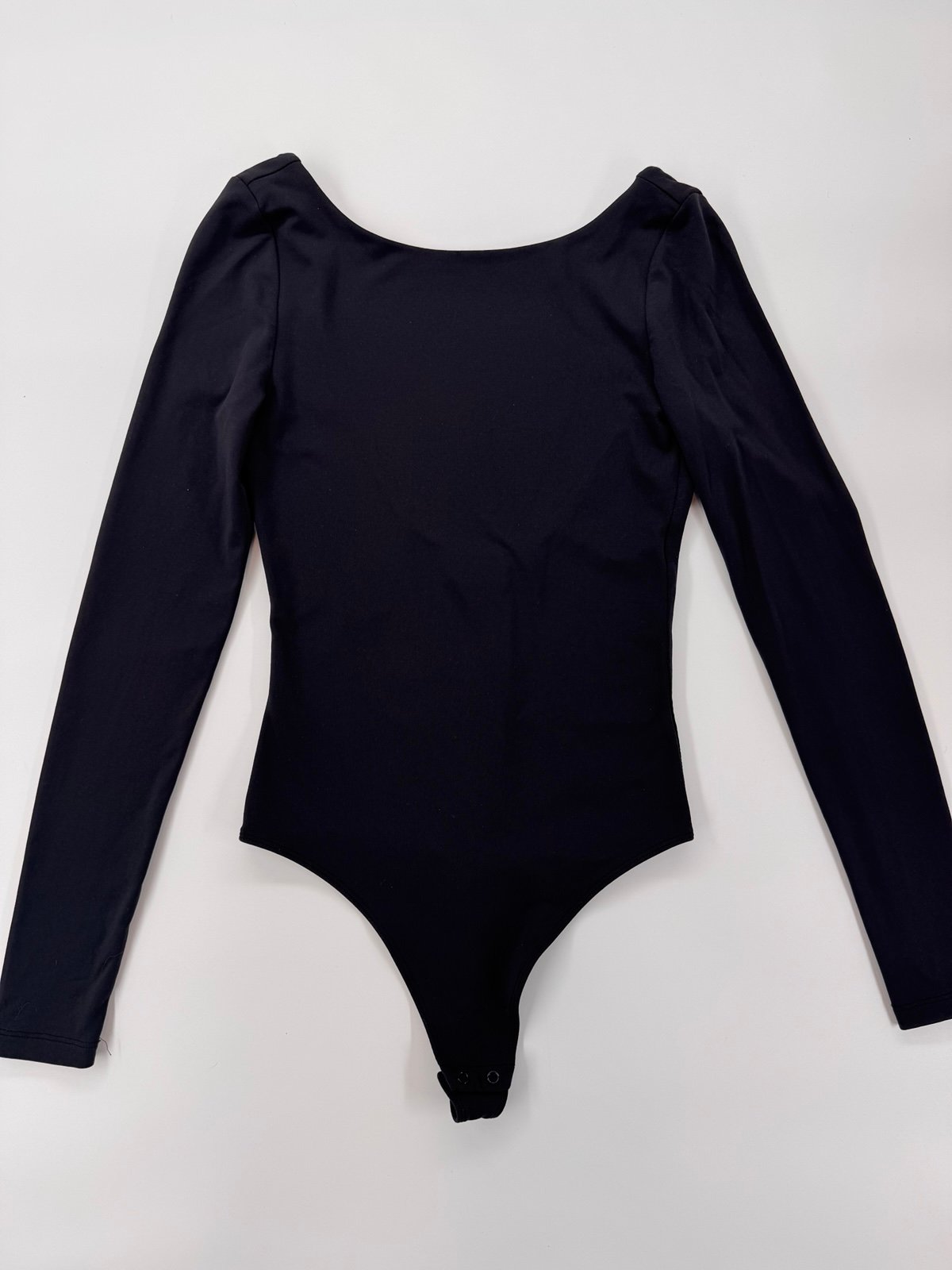 Aritzia Babaton Contour Round Neck Long Sleeve Black Bodysuit