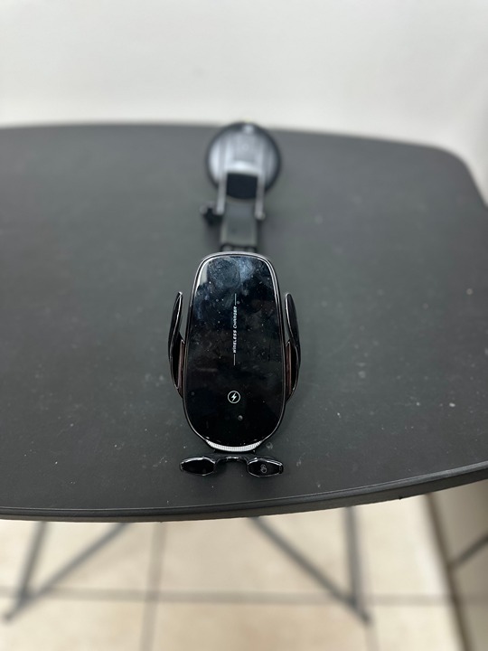Phone holder for car