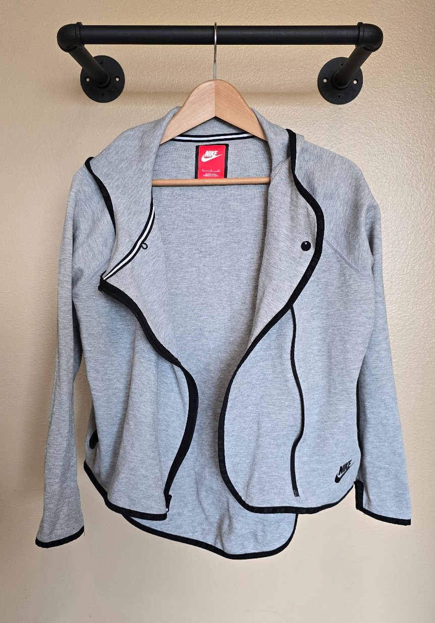Nike Tech Cape Full Zip Hoodie Sweatshirt Women's Size Small Gray