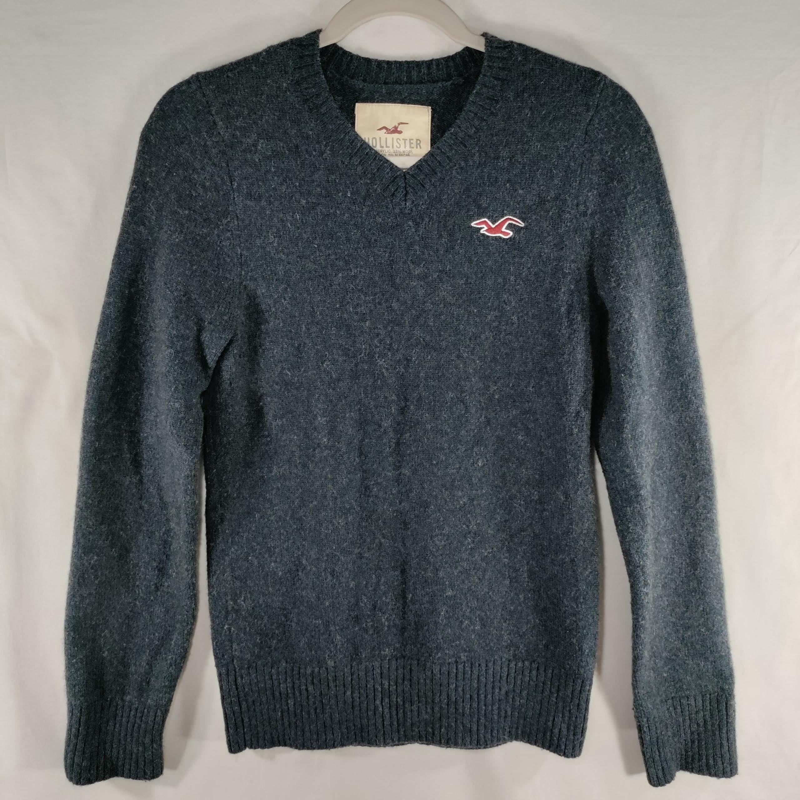 Hollister V-Neck Wool Blend Sweater Mens Size S Gray Pullover Long Sleeve