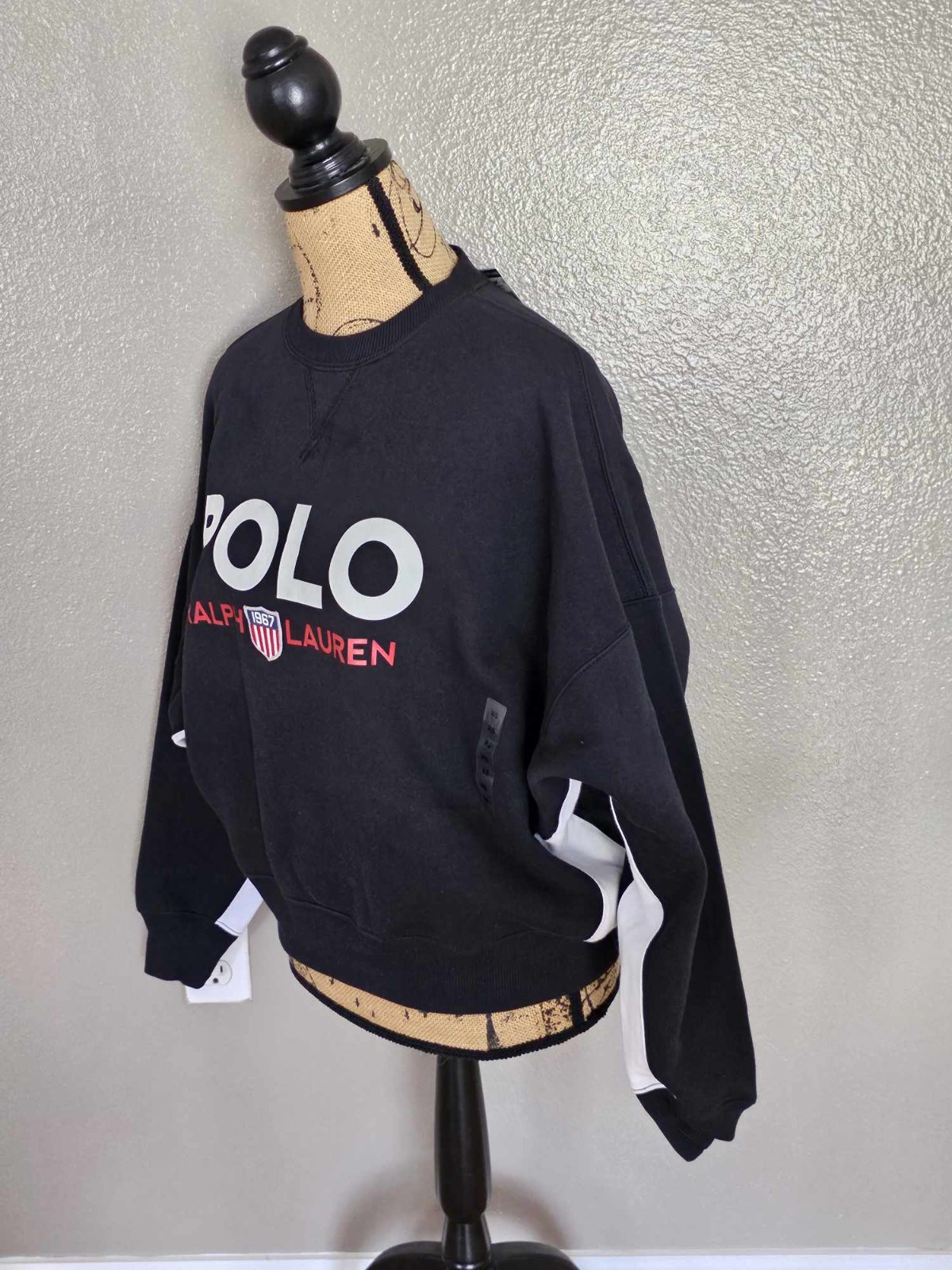 Women's 1967 shield sweatshirt