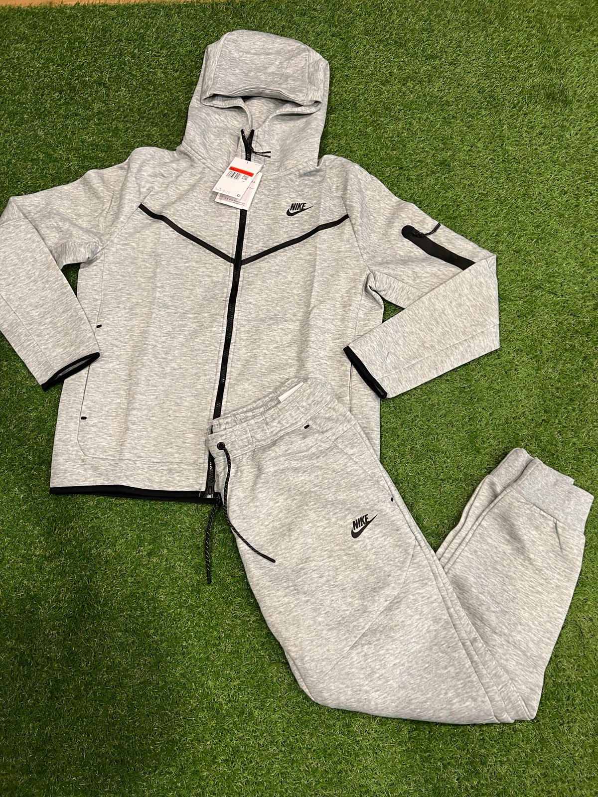 Nike tech full set grey size medium