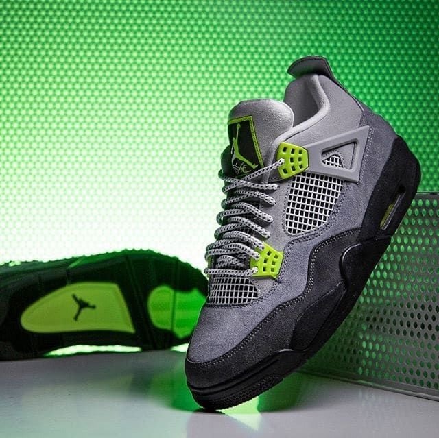 Jordan 4 Retro ‘Neon’ – Brand New, Tags – US All size