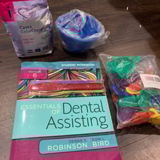 Student Workbook: Essencials of dental assisting edition 6