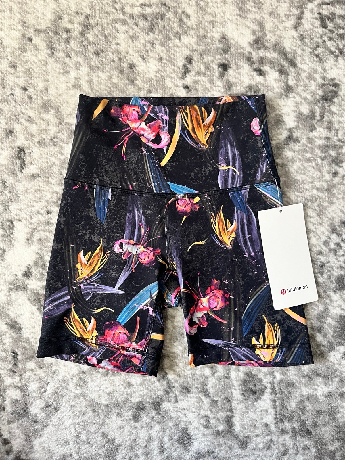 NEW Lululemon Wunder Train High-Rise Short 6