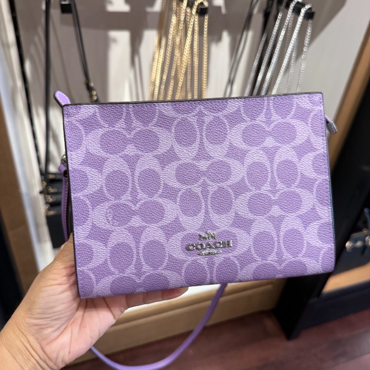 日本未入荷 Coach Slim Crossbody Bag CBM46 Coach Slim Crossbody Bag In Signature Canvas CBM46, Silver/Iris