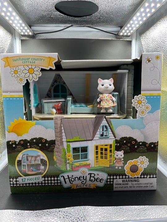 Honey Bee Acres Sunflower Country Cottage Dollhouse Playset 17 Pieces NEW