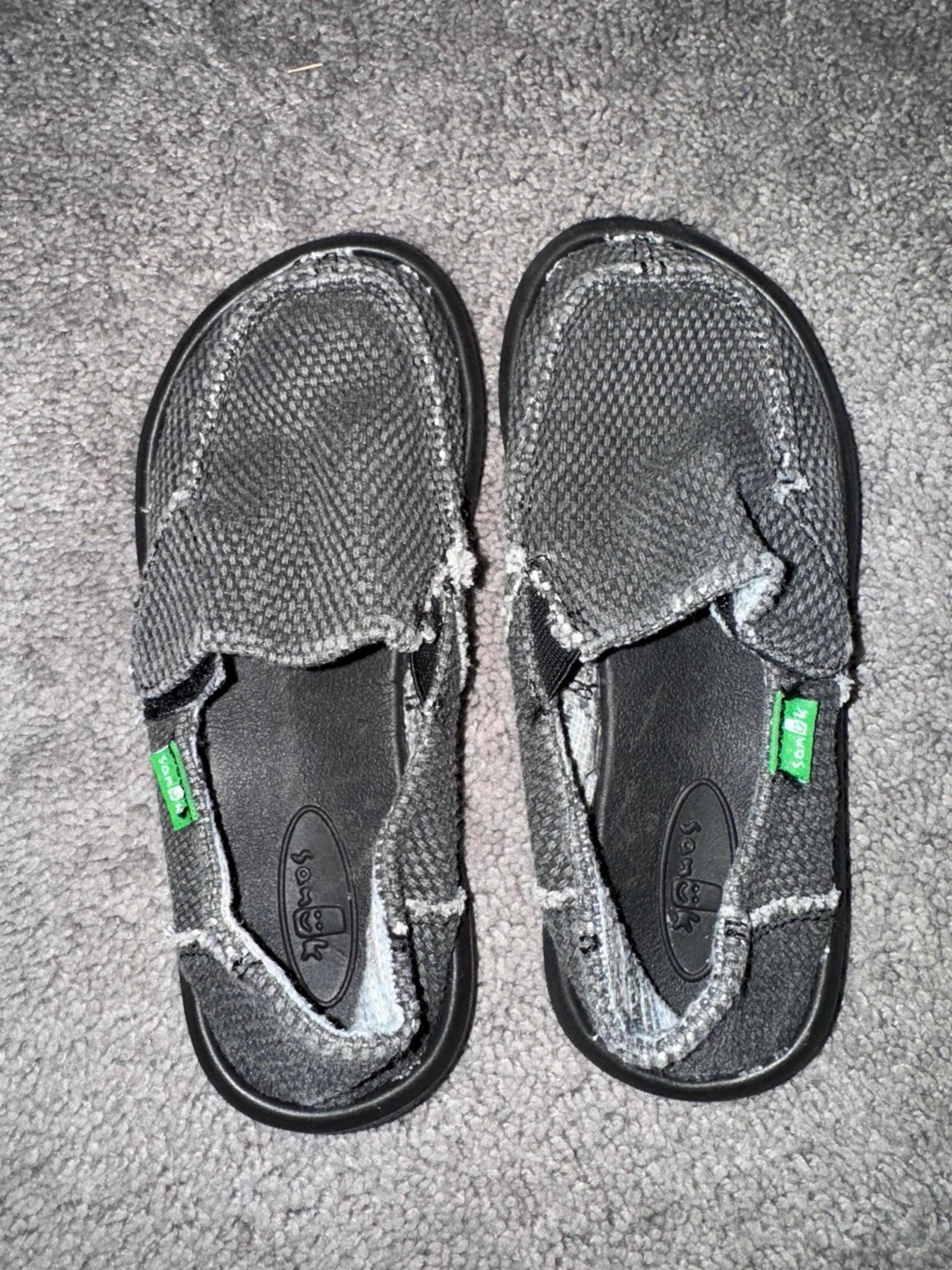 Size 12 Boys Sanuk