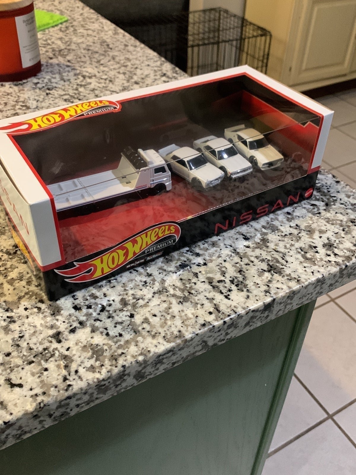 Hot Wheels Premium - Nissan Diorama - 3 Nissan Skylines