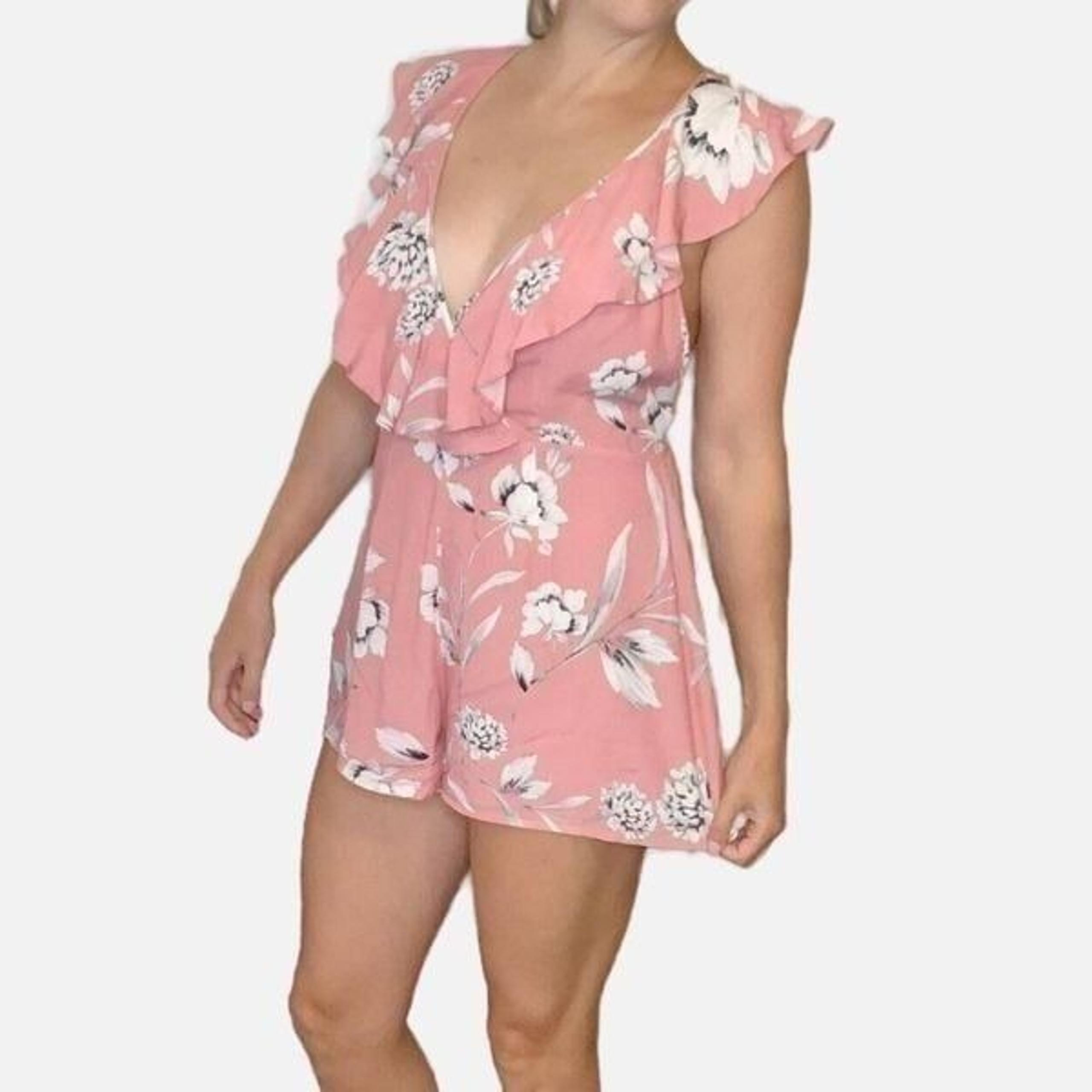 Yumi Kim Call Back Romper In Rose Duet Pink Floral Ruffle Women’s Size Large L