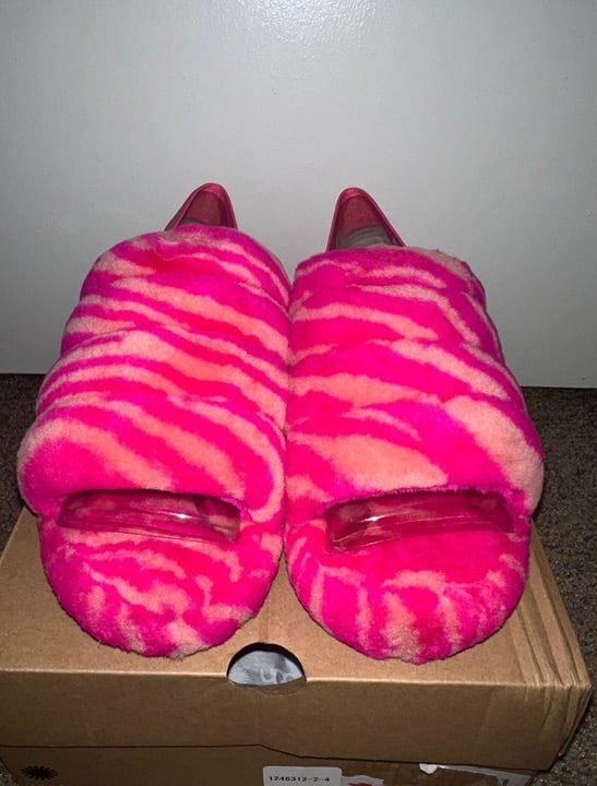 Limited - Leopard Ugg slides