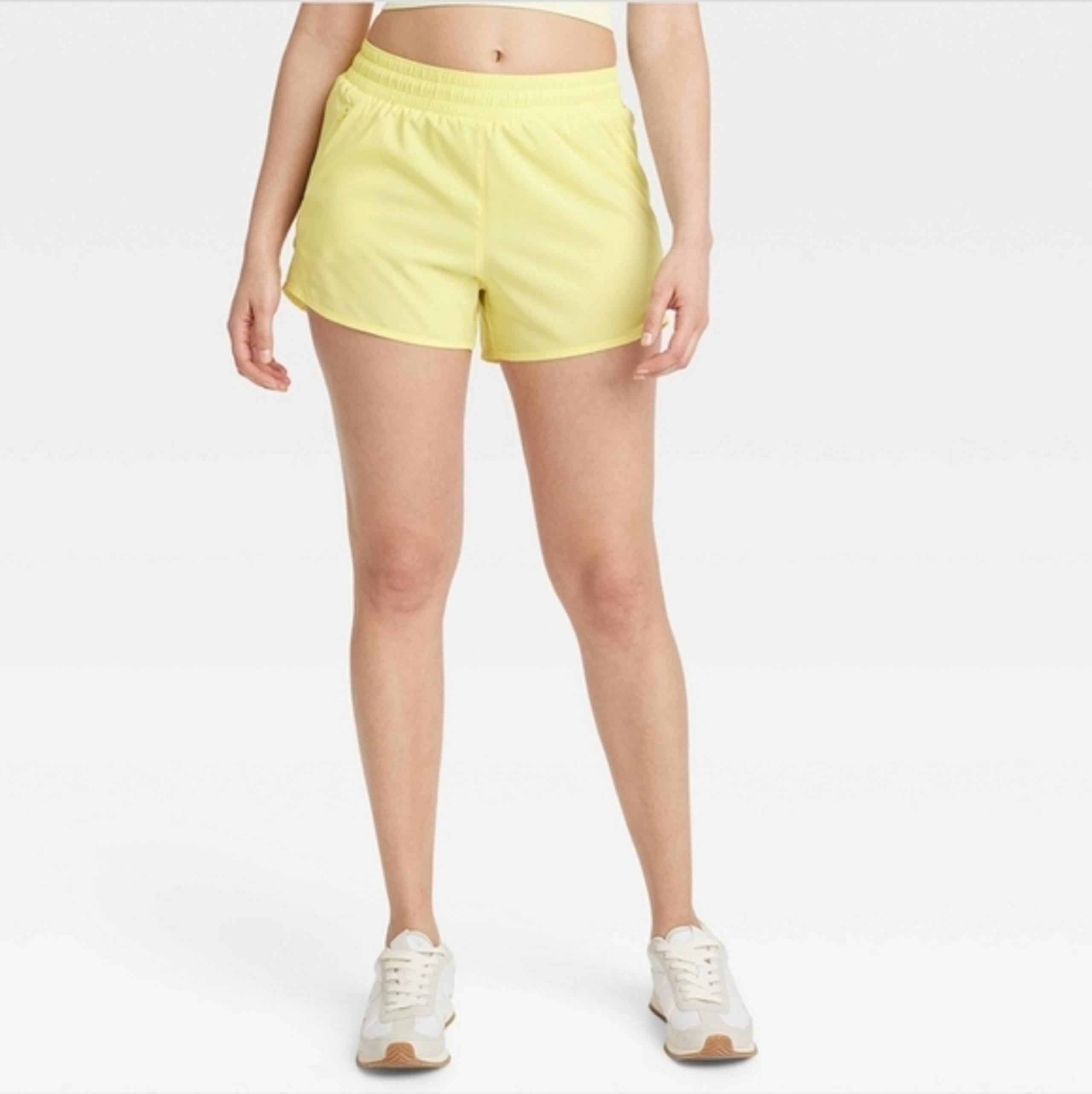 Women's Woven Mid-Rise Run Shorts 3" Lemon Yellow XS