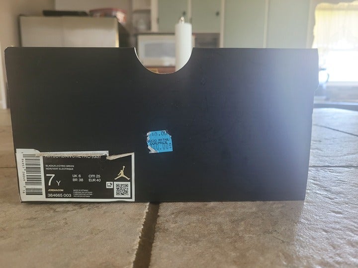 Jordan 6 Retro Electric Green (GS) used condition sz 7y