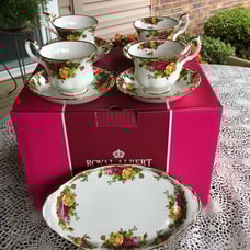 ROYAL ALBERT OLD COUNTRY ROSES 9 PC COMPLETER TEA SET-TEACUPS-SAUCERS-TRAY/PLATE