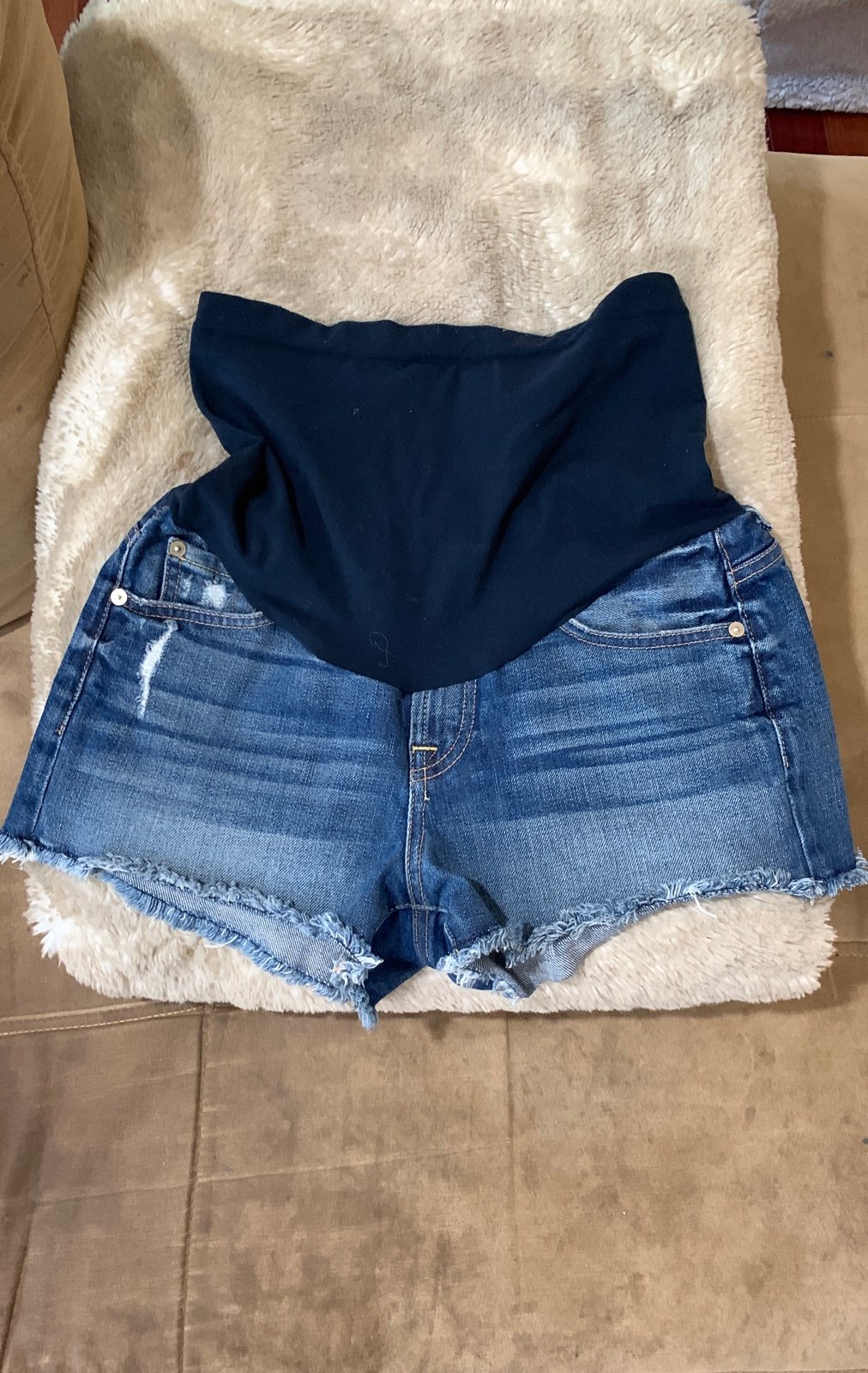 7 FAM Maternity Shorts - Size 26