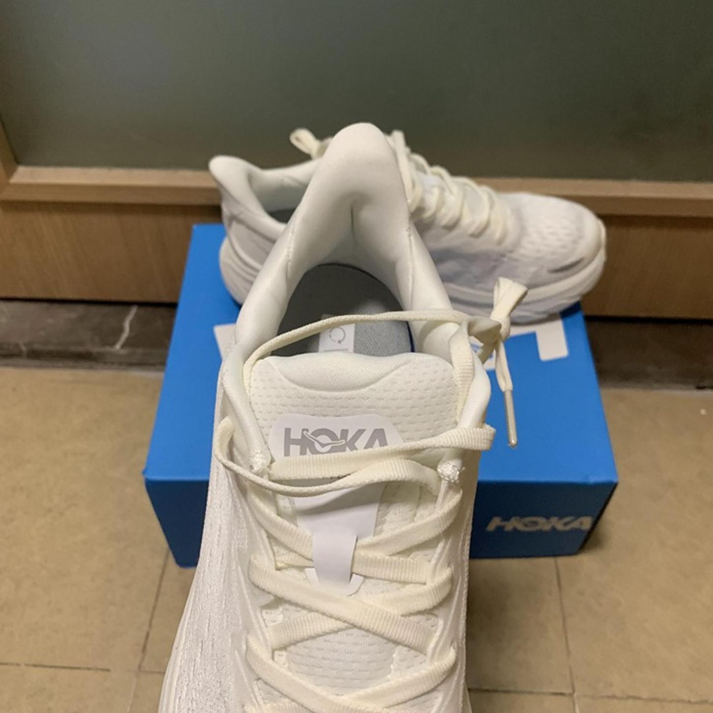 HOKA WOMEN CLIFTON 8 SHOES SNEAKERS 10D=EU Size 44=men'S Us Size 10