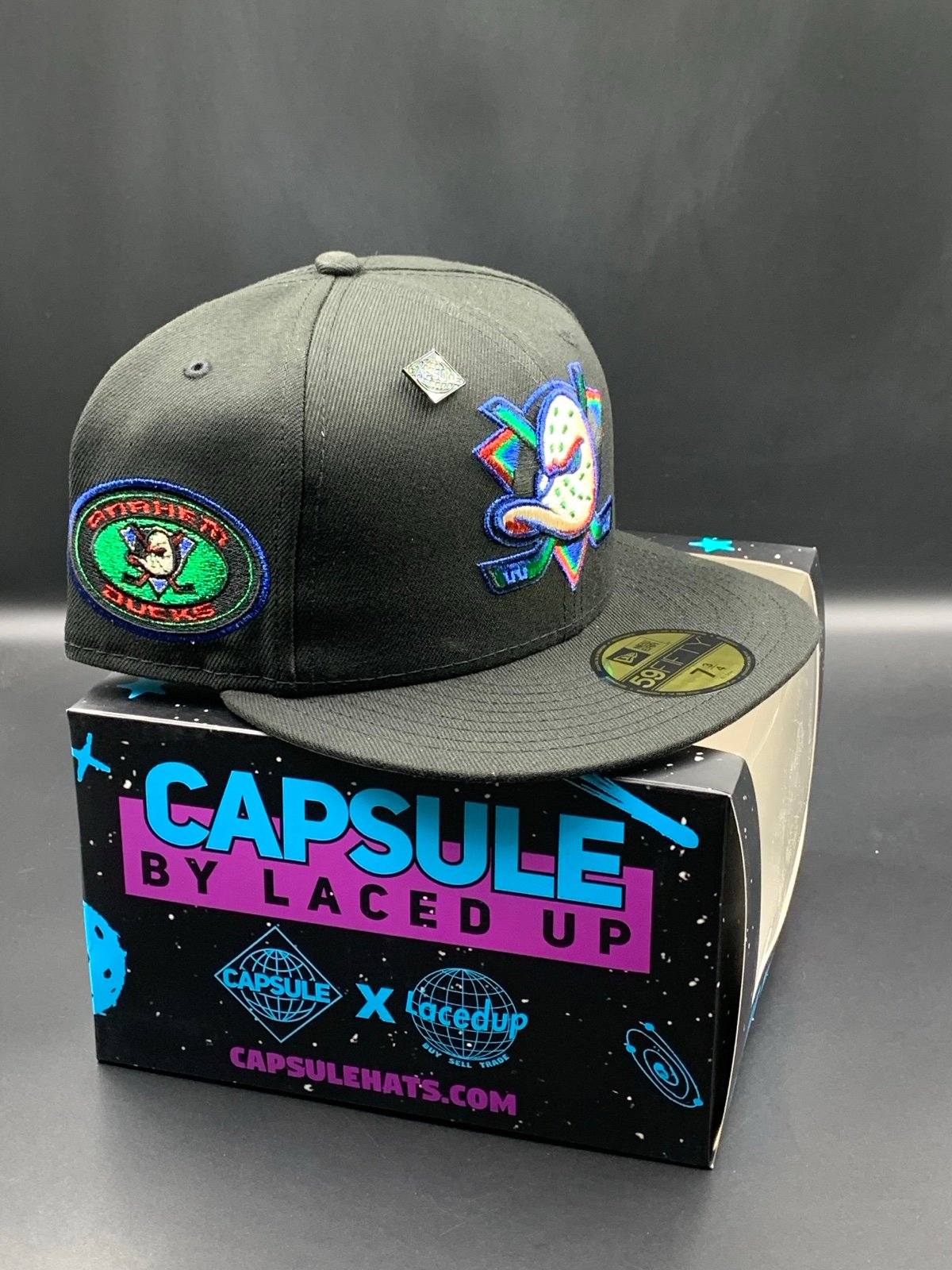 Anaheim Mighty Ducks Black Dome Metallic Blue/Red/Green 59Fifty Fitted 7 3/4