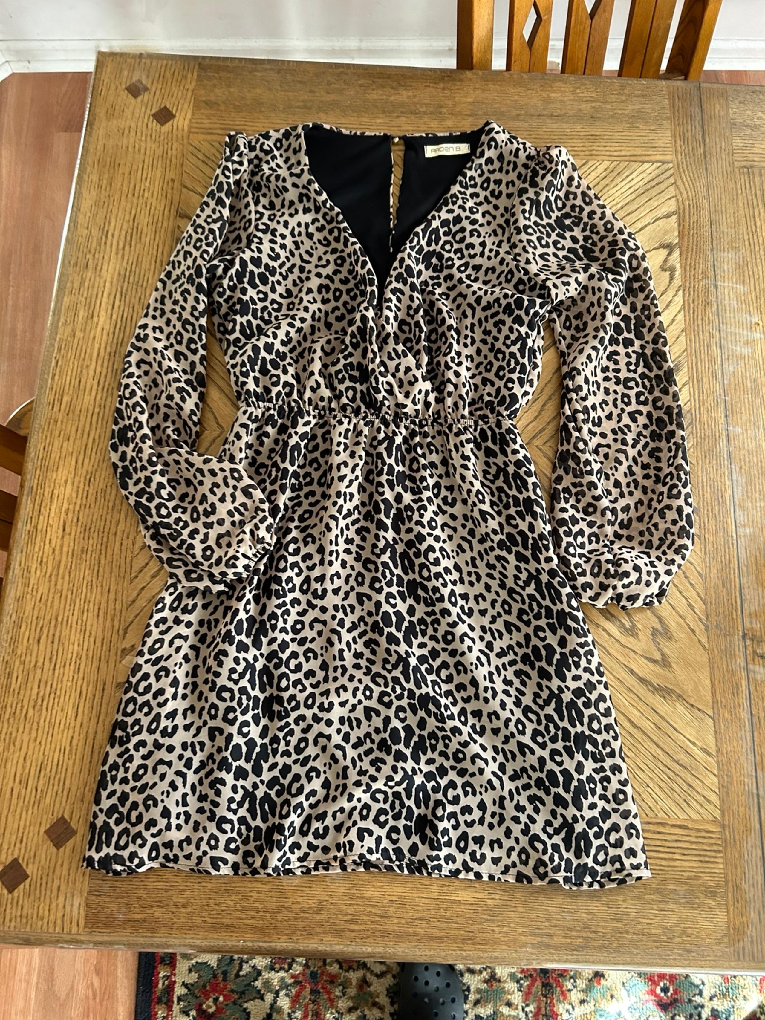Arden B Women’s Long Sleeve Leopard Dress Size Small