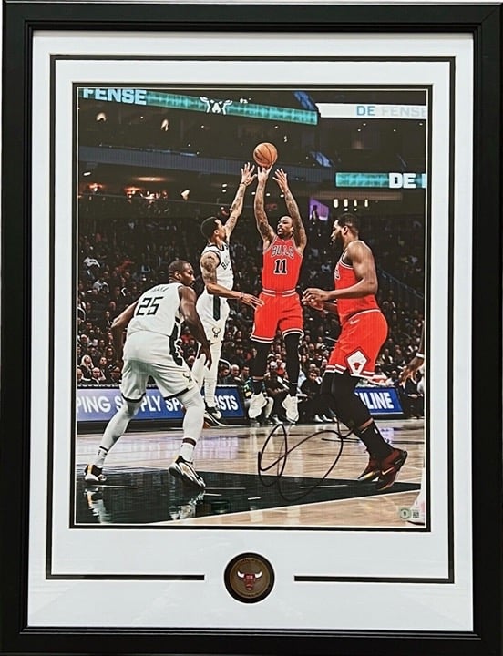 DeMar DeRozan Autographed Chicago Bulls 11x16 Framed Photo Beckett