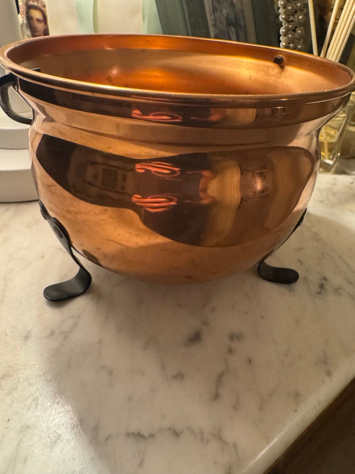 Vintage copper bowl w handle
