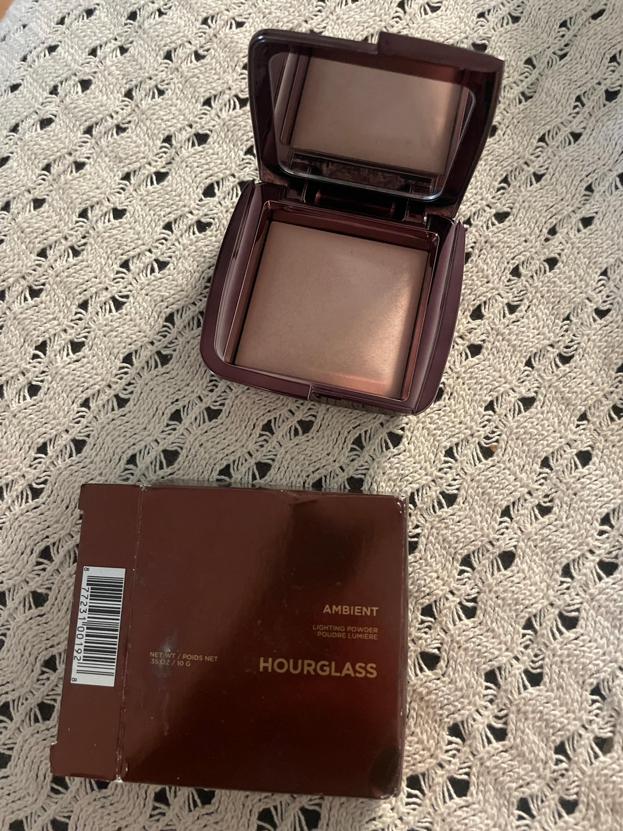 hourglass ambient lighting powder dim light