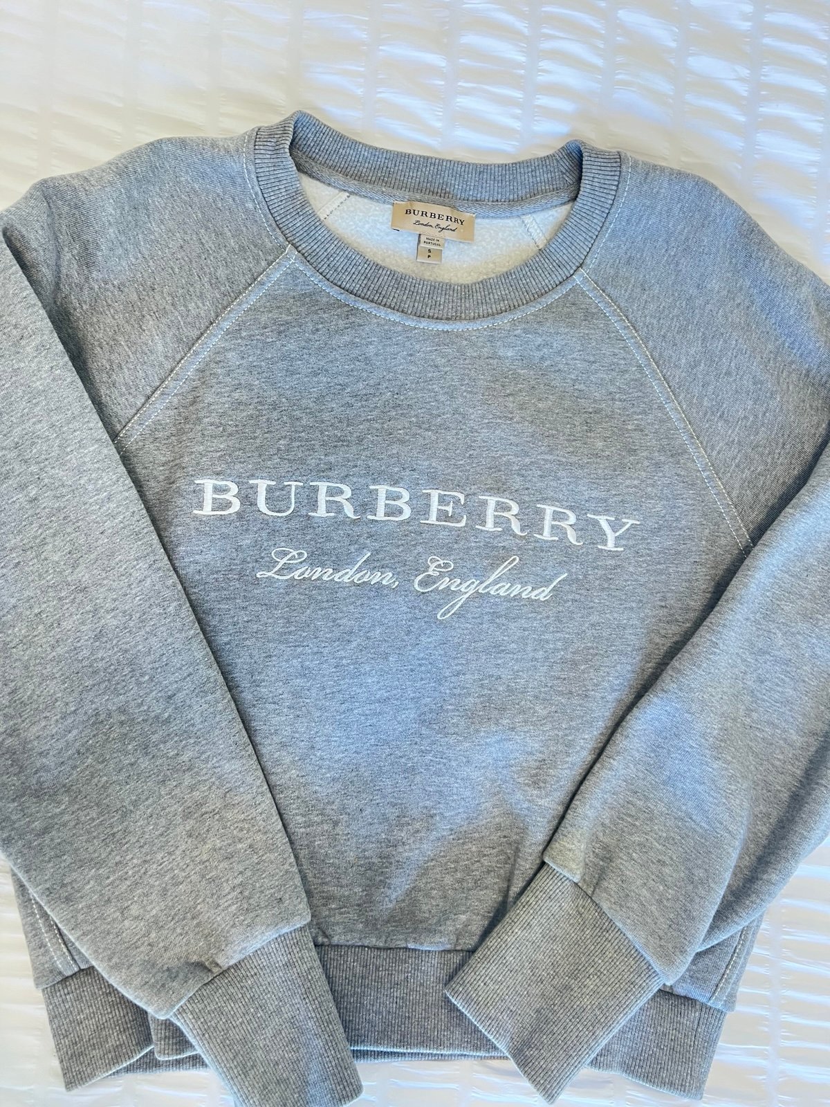 BURBERRY LIGHT GREY SWEATER