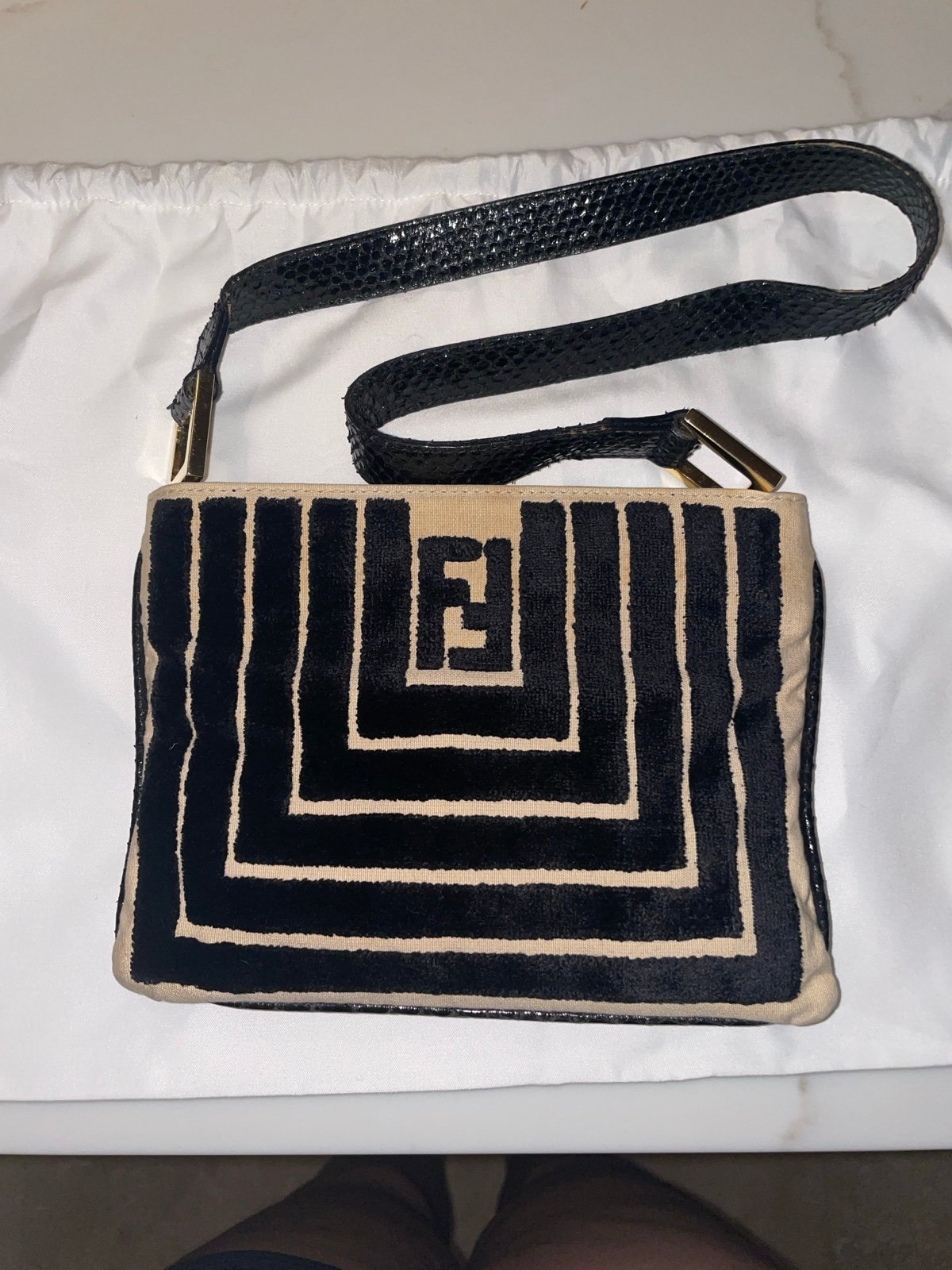 【フェンディ】 Shoulder Bags ショルダーバッグ FENDI フェンディ ショルダーバッグ BY THE WAY SELLERIA MINI