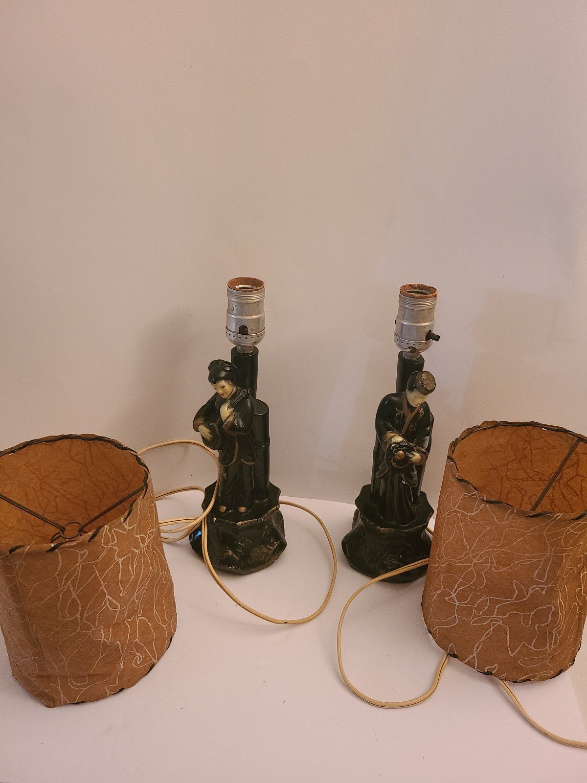 Vintage lamps with lamp shade. Set of 2., 1 works