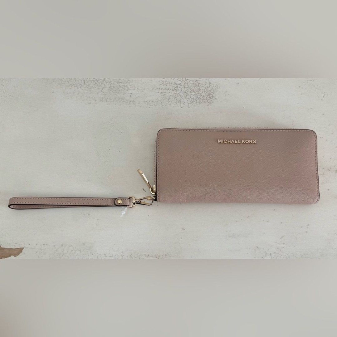 Michael Kors Jet Set Travel Wristlet Wallet