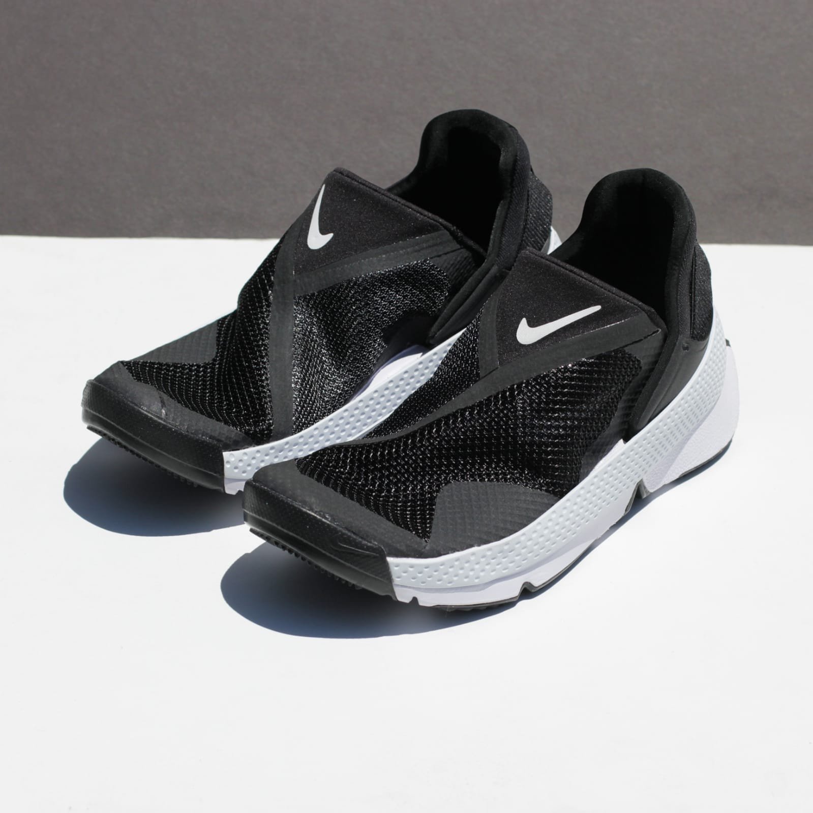 Nike Go Flyease Black White Laceless Slip On Shoes Women’s Size 9