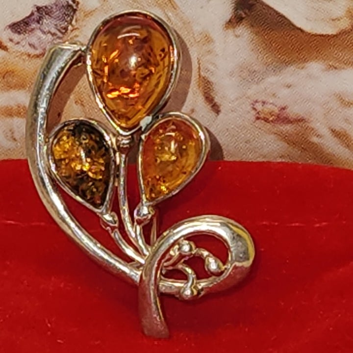 #2391, 925 STERLING SILVER, BALTIC AMBER BROOCH