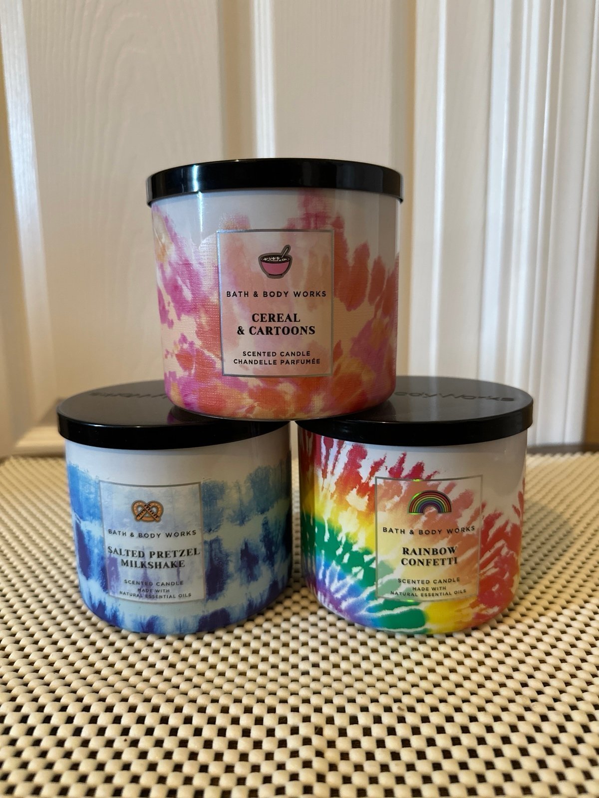 Bath and body works rainbow confetti cereal cartoons salted pretzel candles