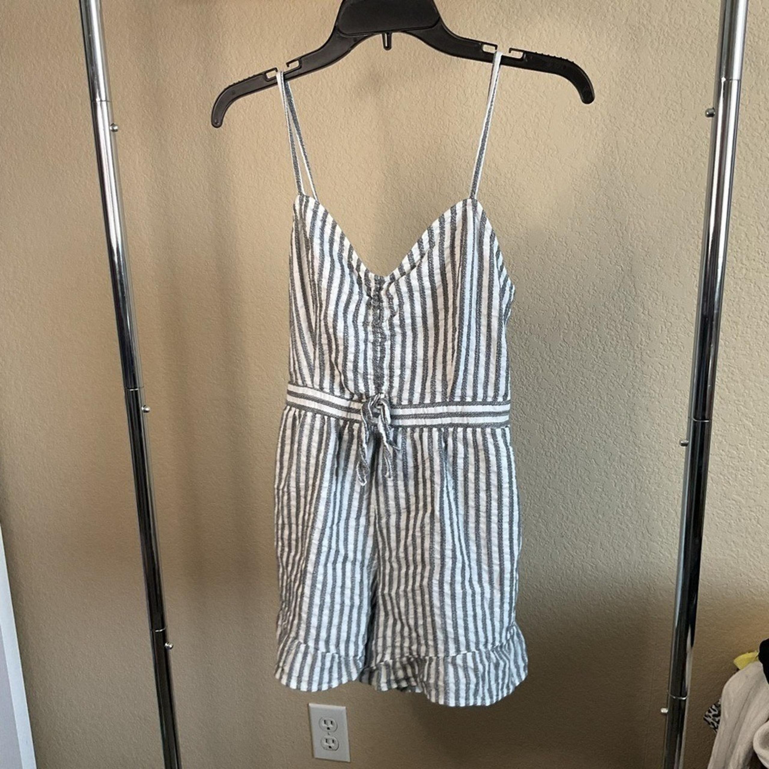 American Eagle Womens Small Smocked Back Striped Romper Shorts Jumpsuit Summer