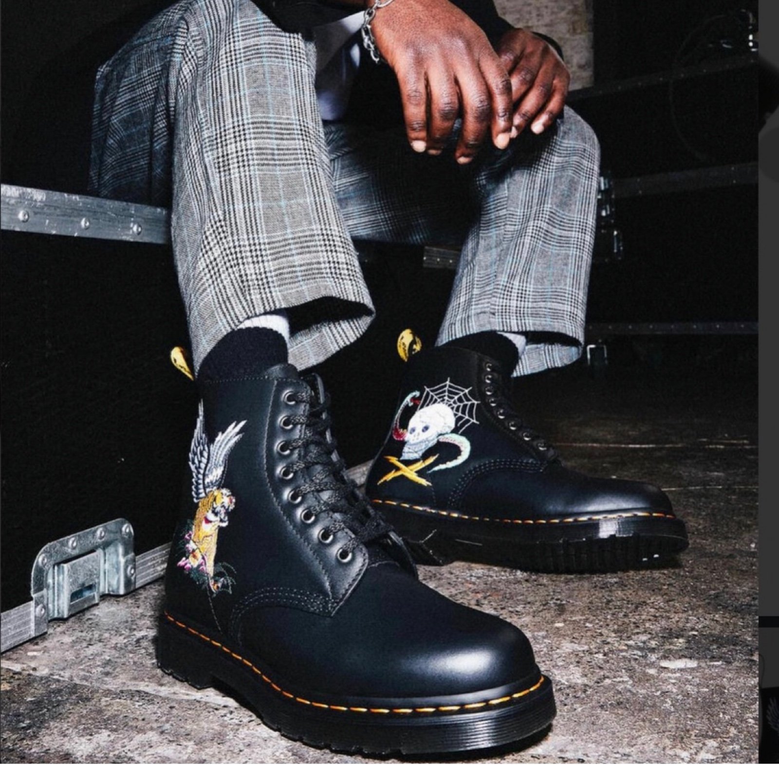 *NEW* Dr. Martens 1460 Souveni